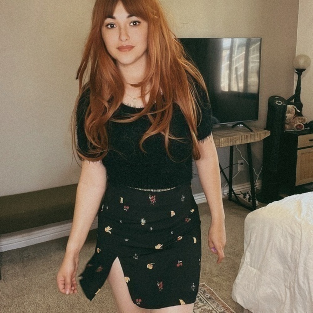 Black beautiful fruit print skirt